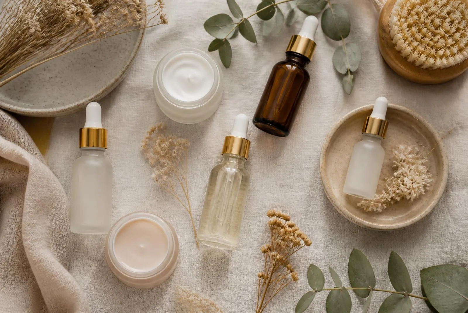 Cosmetici e sieri della linea AMA-TI per viso e corpo